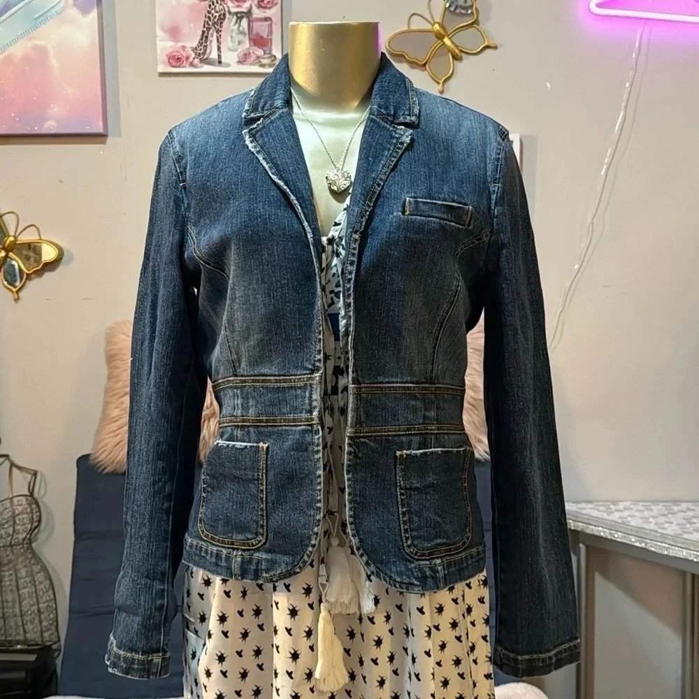 Old Navy Blue Jean Blazer: Size Medium, Early 00s Vintage. Stylish and Timeless
